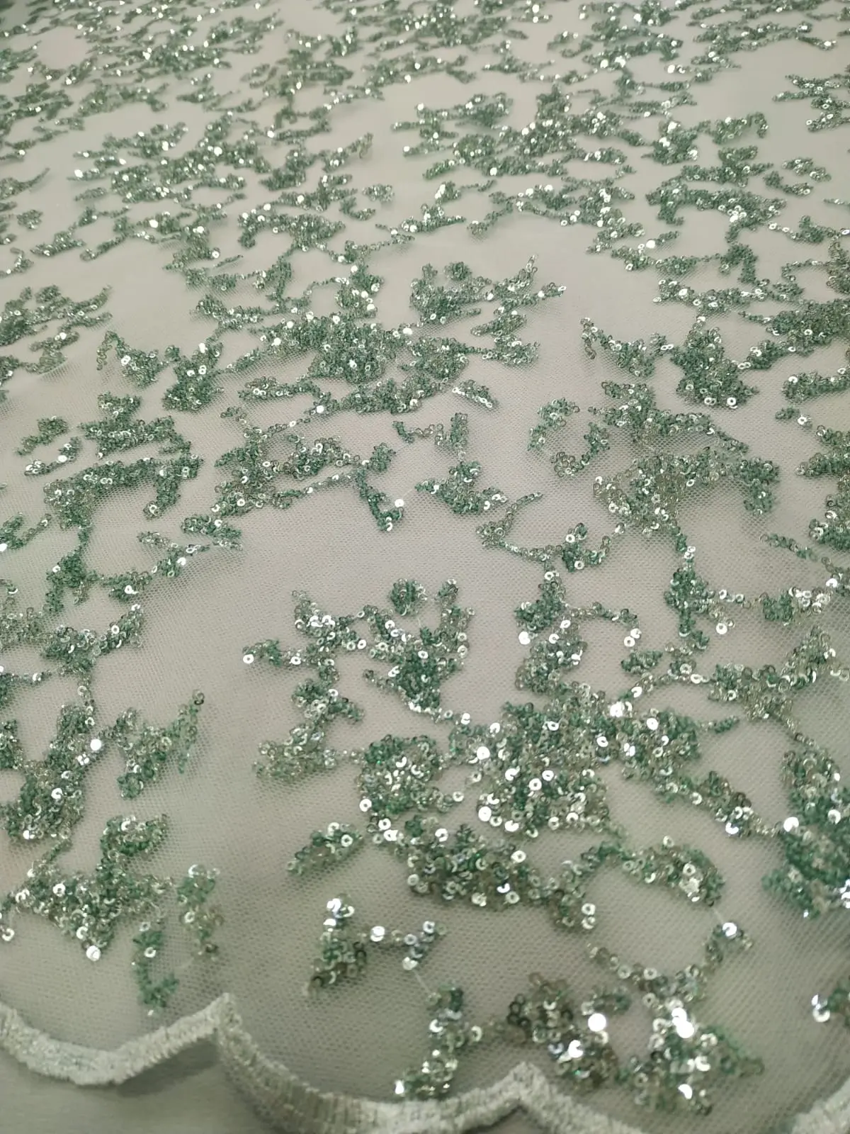 tela-tul-bordado-lentejuela-verde-1