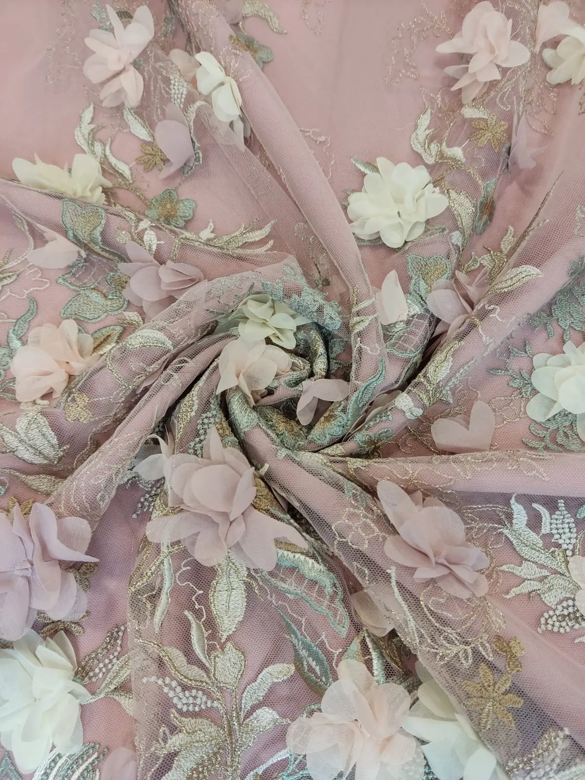 tela-bordado-flor-relieve-rosa-1