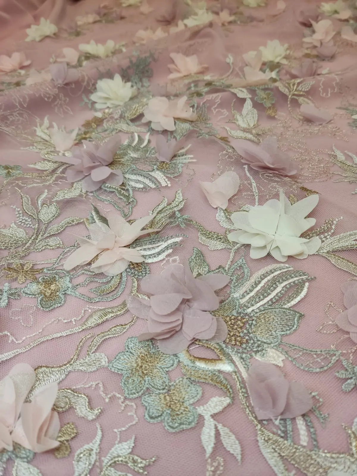tela-bordado-flor-relieve-rosa-3