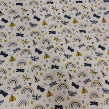 tela-estampado-infantil-mariposas-arcoiris-corazones
