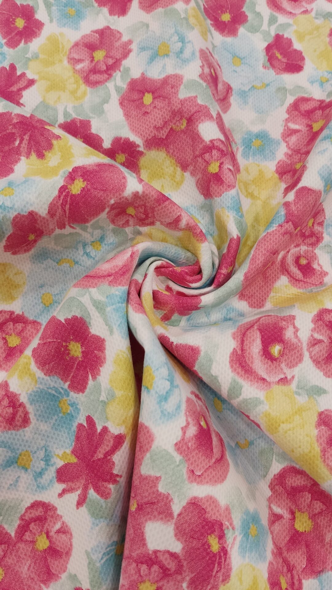 tela-pique-estampado-flores-rosa-azul-amarillo