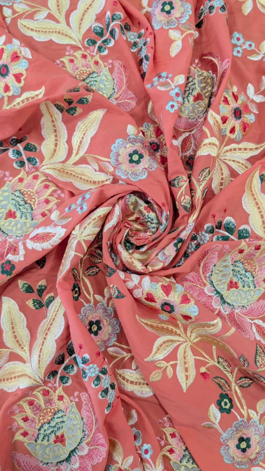 tela-bordado-manton-gitana-flamenca-flores-vestido-algodon-coral-estampado-pico